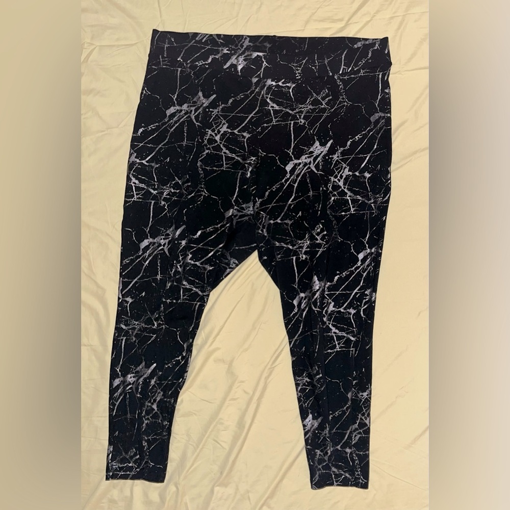 TORRID Black Leggings with Silver Splotches | Size 3